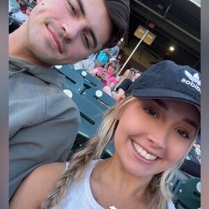 Meet your Posher, Caitlin